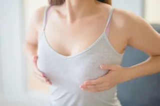 バストの下垂で胸元が寂しい